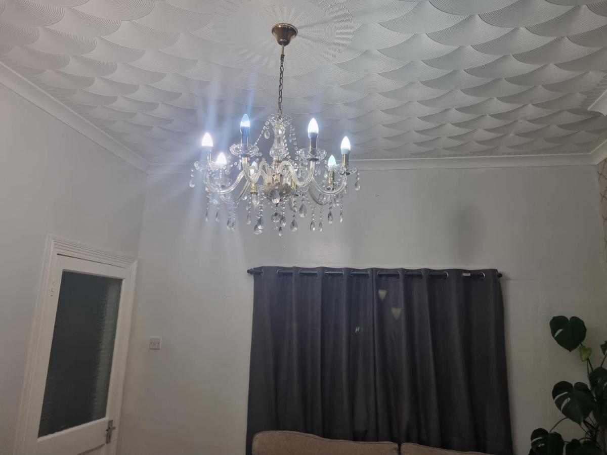 Private Double Room In Cardiff Exterior photo