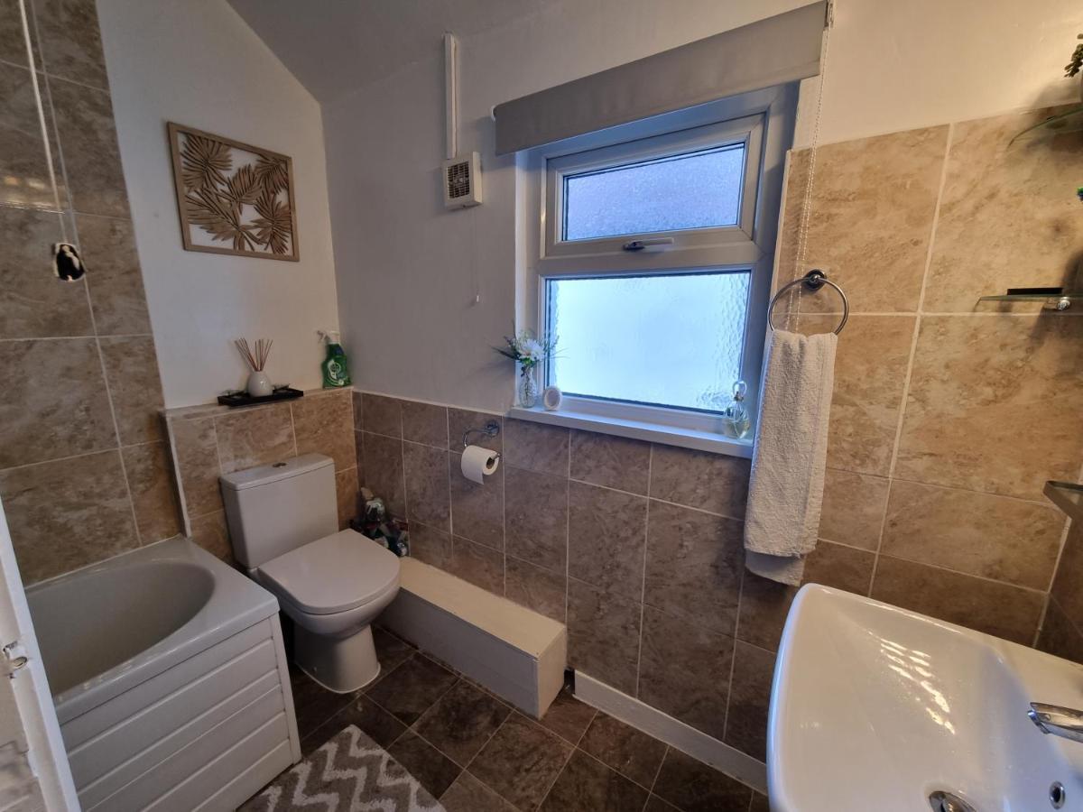 Private Double Room In Cardiff Exterior photo
