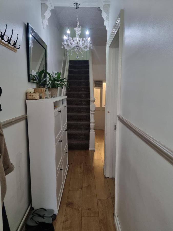Private Double Room In Cardiff Exterior photo
