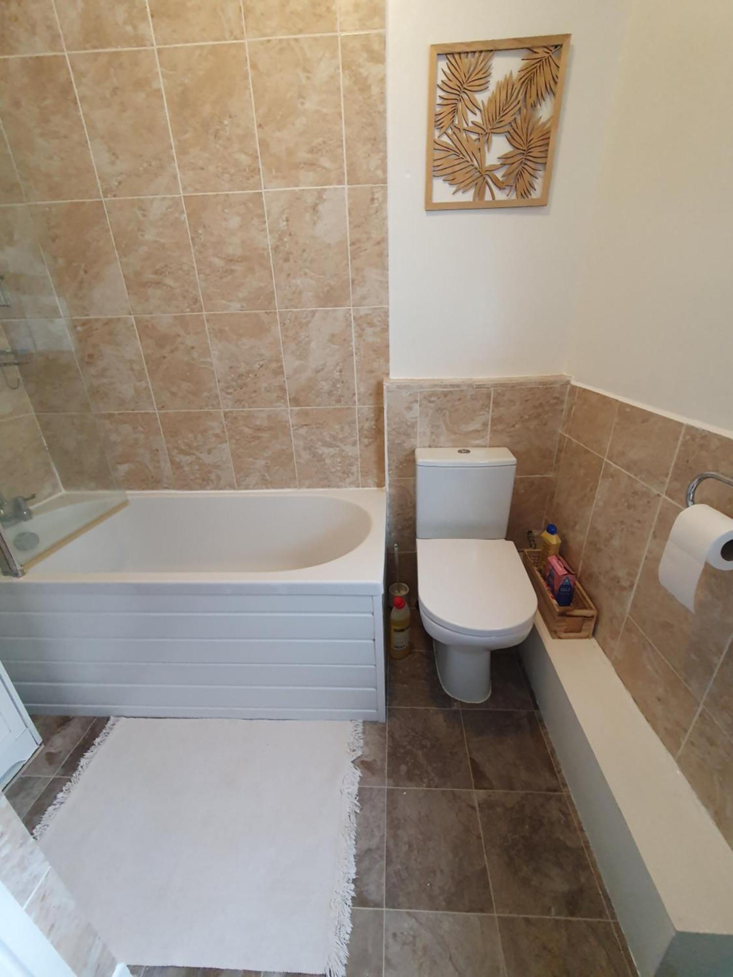 Private Double Room In Cardiff Exterior photo