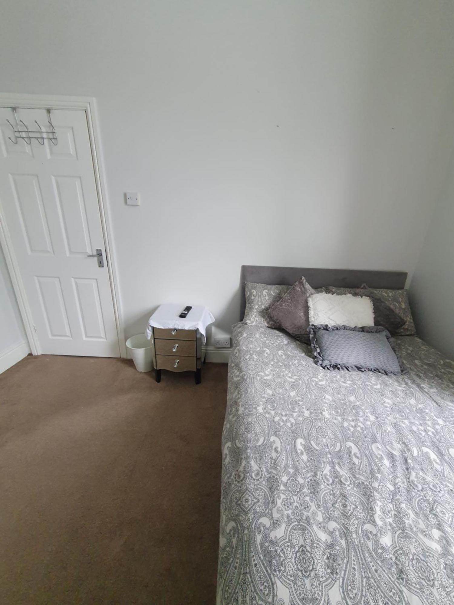 Private Double Room In Cardiff Exterior photo
